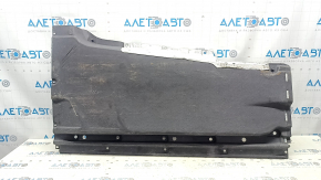 The left underbody protection of the Audi Q5 80A 18-24 is dented.