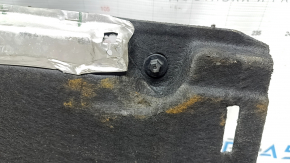 The left underbody protection of the Audi Q5 80A 18-24 is dented.