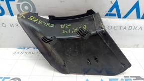 The right outer wing light cover for the Audi E-Tron 19-23 Quattro has a broken mount.