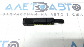 Keyless antenna in the front right door handle of the Audi Q5 80A 18-24