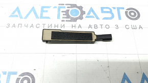 Keyless antenna in the front right door handle of the Audi Q5 80A 18-24