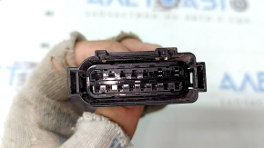 A chip for wiring the front bumper on the BMW 3 G20 19-22 amplifier for horns, shock sensors, and blinds.