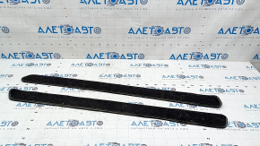 A set of 8-seater black floor mats for the Toyota Sienna 21-25, dry-cleanable