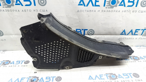 The front right fender liner, lower part, Audi E-Tron 19-23, cracks, dent