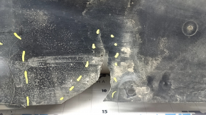 The front bumper protection of the Audi E-Tron 19-23 is missing fragments and cracks.