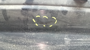 The front bumper protection of the Audi E-Tron 19-23 is missing fragments and cracks.