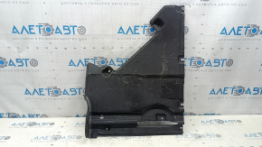 The rear left underbody protection of the Audi Q5 80A 18-24 is worn out.