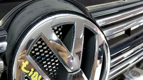 Radiator grille assembly VW Tiguan 12-18 rest with badge, sand