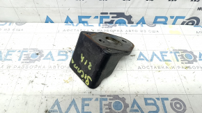 Fuel injection pump bracket Toyota Sienna 21