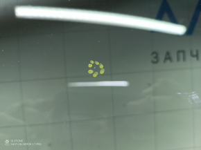 Porsche Macan 15-18 windshield with rain sensor, chips, sand, cracks in the mount