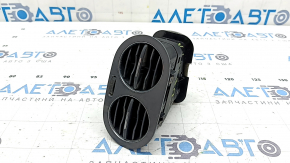 The right front panel air duct deflector for a VW Tiguan 09-18 has a broken mount.