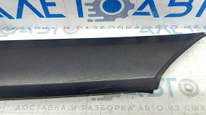 Right front pillar molding for Nissan Rogue 21-24 is worn.