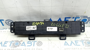 Nissan Rogue 21-22 SV auto climate control, scratches