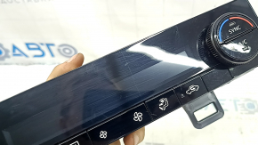 Nissan Rogue 21-22 SV auto climate control, scratches