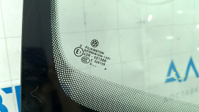 VW Tiguan 2009-2018 windshield, air along the edge, sand