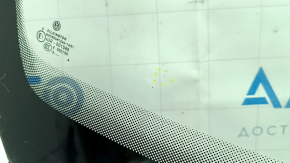 VW Tiguan 2009-2018 windshield, air along the edge, sand