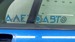 Front left door assembly for a Porsche Macan 15-18 keyless, blue M5J, dents, worn molding, dents on the molding