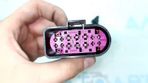 Left headlight connector for a Porsche Macan 15-18