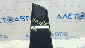 Rear left side door trim for Porsche Macan 15-18, scratches