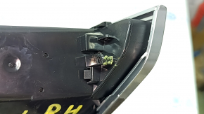 Front panel air vent, center right, Porsche Macan 15-15, without illumination, black with chrome, crack in mount