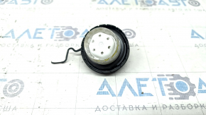 The fuel filler cap on a Toyota Sienna 21-25 has a broken fastener.
