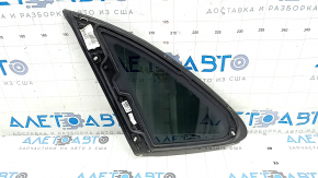 Rear right solid glass window Porsche Macan 15-24 chrome, tinted, with graphite trim, worn