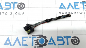 The right outer headlight connector for the Porsche Macan 15-18