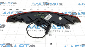 Porsche Macan right rear bumper light 15-21 scratches