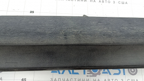 Left threshold for Porsche Macan 15-24: structure, scratches, abrasions