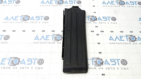 Porsche Macan 15-25 black footrest with scratches
