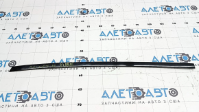 Upper rear right door molding for Porsche Macan 15-24, chrome, with graphite trim, scratches