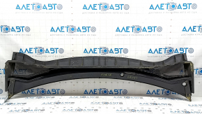 Plastic wiper grille for Ford Escape MK4 20-24 with cracks in the guides