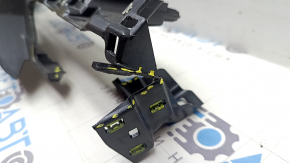 Right front panel bracket for Audi E-Tron 19-23, black, part of the housing is broken off, no fragment