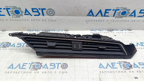 Central air vent for the front panel of the Audi E-Tron 19-23