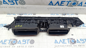 Central air vent for the front panel of the Audi E-Tron 19-23
