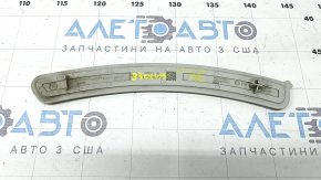 The right front bumper reflector on a BMW X5 G05 19-24 has come unglued.