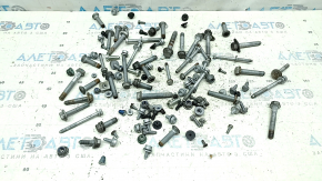 Incomplete rear suspension hardware for Porsche Macan 15-25