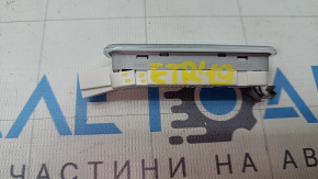 The front right ceiling light of the Audi E-Tron 19-23 is broken.