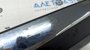 Lower front left door trim for Nissan Murano z52 15-24 scratches, sand on chrome, broken fastener