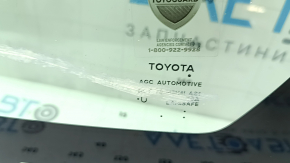 Toyota Prius V 12-17 windshield, air along the edge, sand