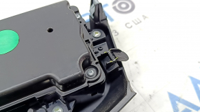 Nissan Rogue 17-20 auto climate control, scratches, broken mount