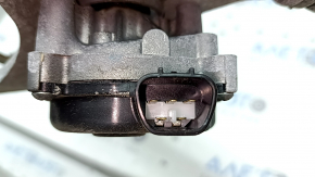 The wiper linkage with the motor of the Toyota Prius V 12-17 is cracked.