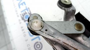 The wiper linkage with the motor of the Toyota Prius V 12-17 is cracked.