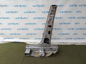 The right center pillar of a Ford Escape MK4 20-24 has been cut off.