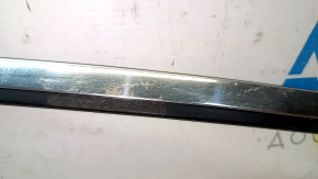 Upper front right door molding for Nissan Altima 13-18, chrome, scratches, dent