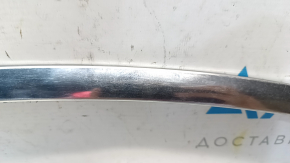 Upper front left door molding for Nissan Rogue 14-20, chrome, scratches, missing fastener, broken fastener