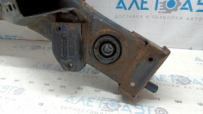 The rear subframe of a Nissan Murano z52 15-24 AWD is rusty, and the gearbox silent block is cracked.