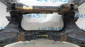 The rear subframe of a Nissan Murano z52 15-24 AWD is rusty, and the gearbox silent block is cracked.