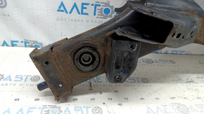 The rear subframe of a Nissan Murano z52 15-24 AWD is rusty, and the gearbox silent block is cracked.