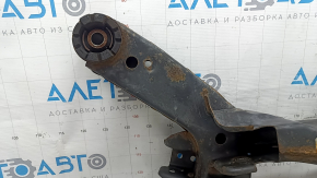 The rear subframe of a Nissan Murano z52 15-24 AWD is rusty, and the gearbox silent block is cracked.